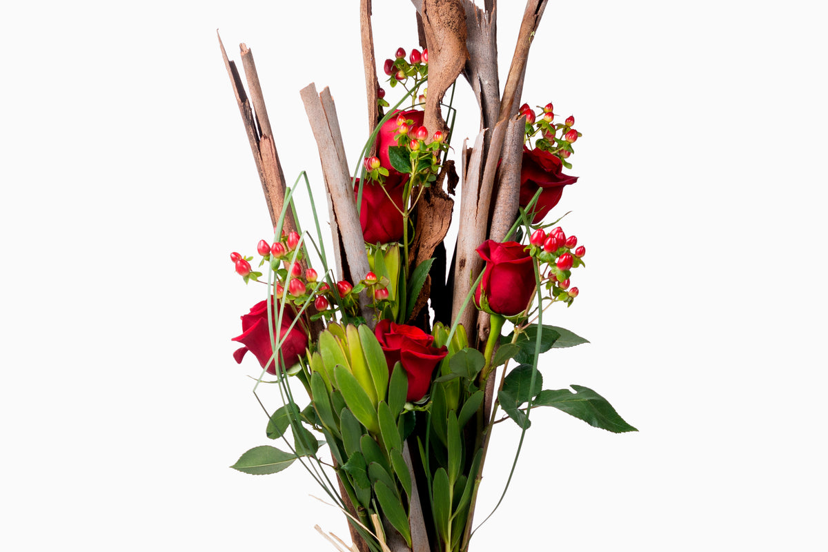 Ramo de Rosas de  Corteza de Eucaliptus